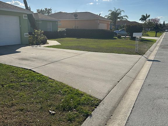 3rd image of 7123 Summit Dr