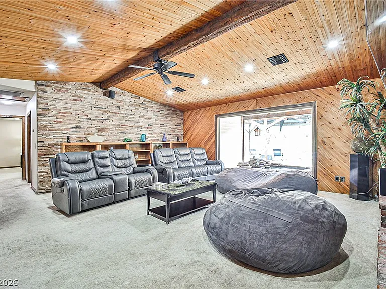 4674 Saddle Pl — Photo 4