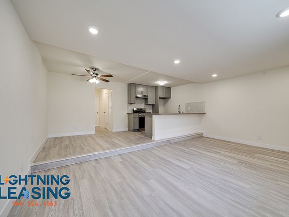 5th image of 6738 Independence Ave #107F