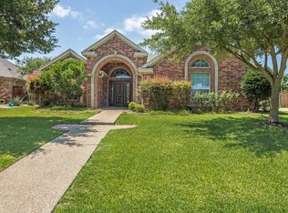 323 Canterbury Dr, Woodway, TX 76712
