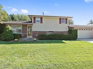 3847 N Galesburg Ct, Arlington Heights, IL 60004