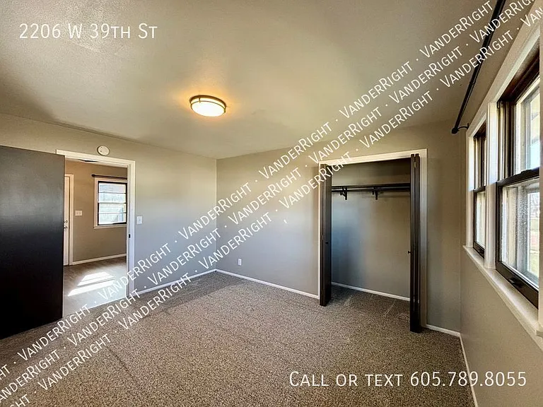 2206 W 39th St — Photo 14