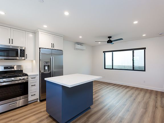 4th image of 2610-2612 Juan St #2612-1