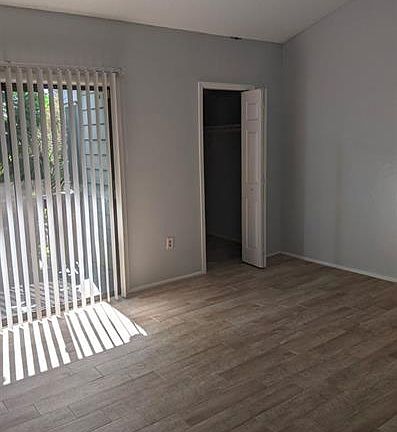 4th image of 300 Scottsdale Sq #1