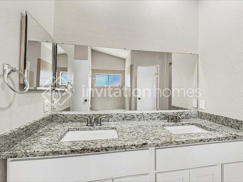 1st image of 5345 Colonial Dr
