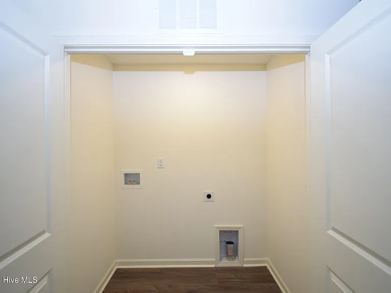 2400 Brookville Dr #B — Photo 11