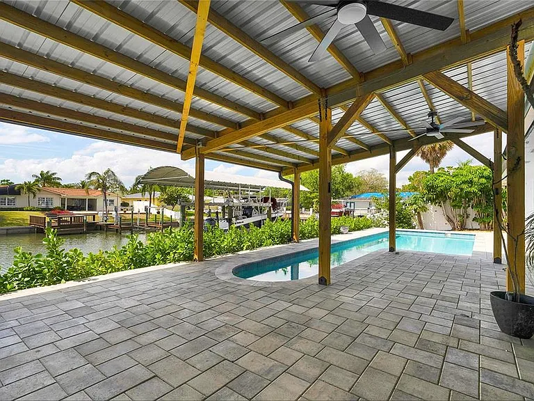 3944 Doral Dr — Photo 27
