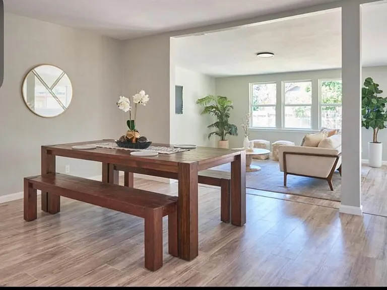 2207 Galway St — Photo 10