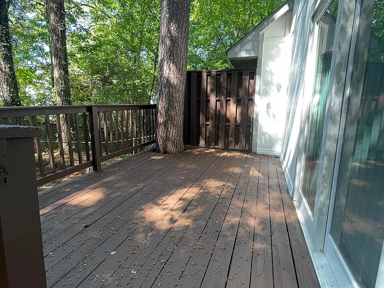 1282 Creekside Ct SE — Photo 3