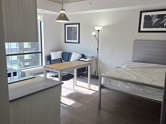 2nd image of 105 Champagne Ave S #1118