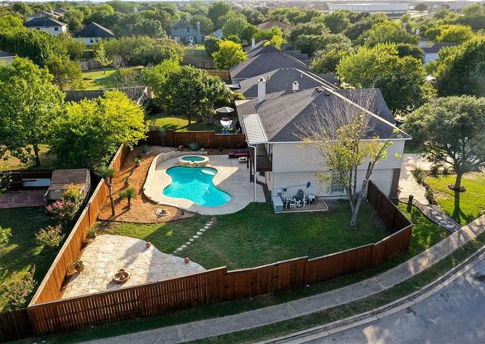 1st image of 1601 Diana Dr