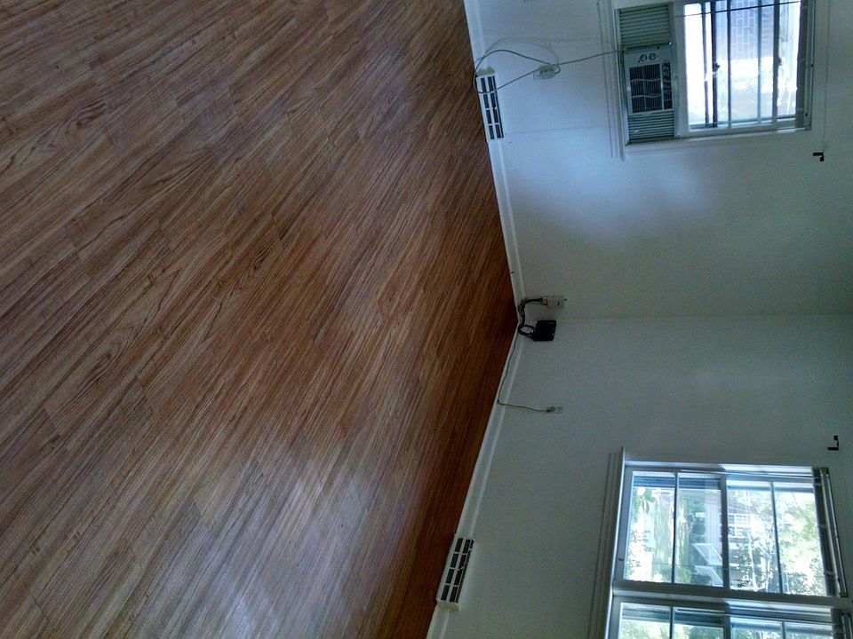 2nd image of 2223 Beech St #B