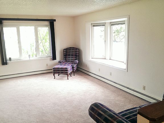 4th image of 471 Carlton Dr