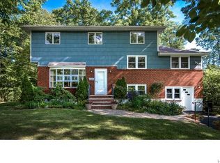 4 Birchwood Ter, Nanuet, NY 10954