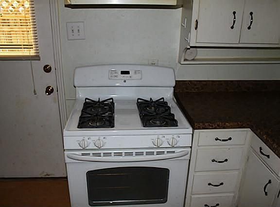 4th image of 219 Priddy Ln