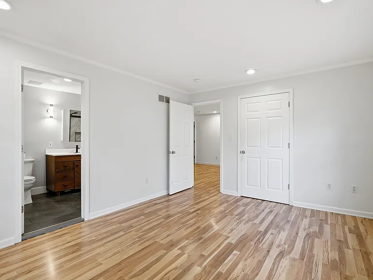 302 Yerkes St — Photo 19
