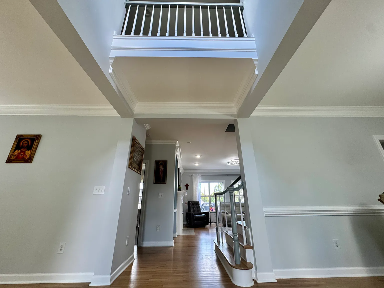 4 bed, 3036 sqft, $3,500 — Photo 2