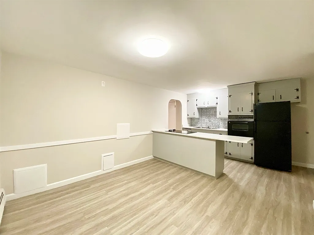 2 bed, 1.0 bath, 1000 sqft, $2,600 — Photo 2