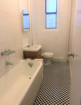 5th image of 2114 Daly Ave #D4