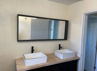 1902 E Holland Ave, Fresno, CA 93726