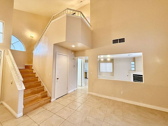 4th image of 1728 Cedar Bluffs Way