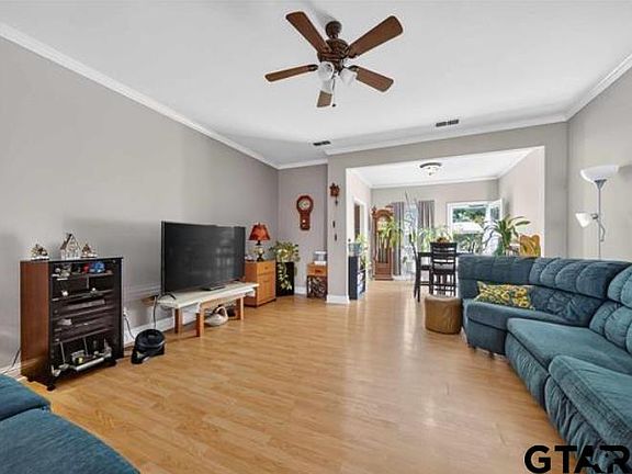 4th image of 517 Wildewood Dr
