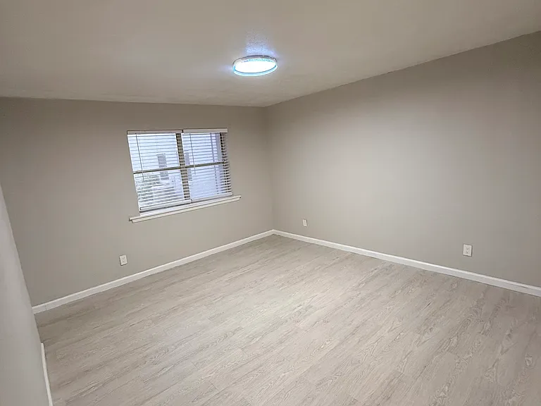 2799 E Ledbetter Dr #1901 — Photo 3