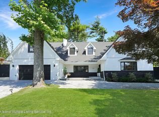 435 Wooddale Ave, Staten Island, NY 10301