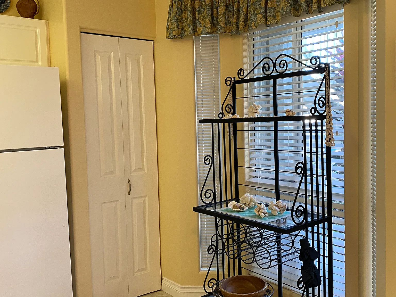 2 bed, $2,600 — Photo 2