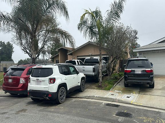 2nd image of 2335 Evelyn Ct