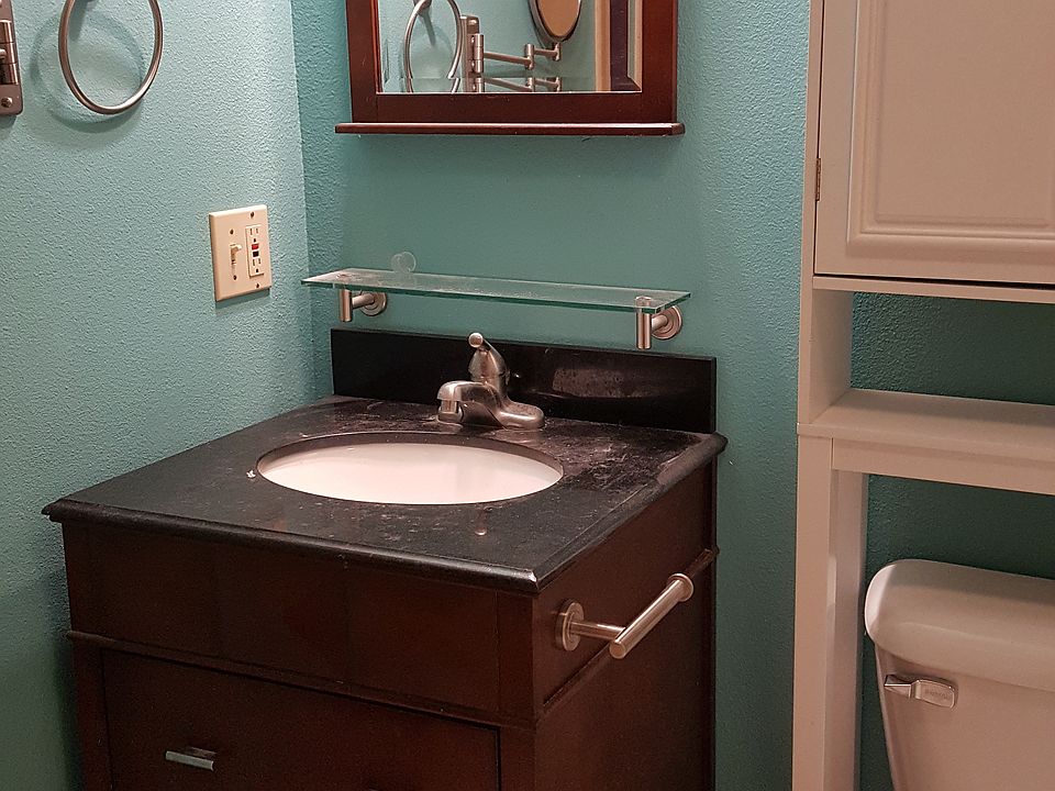 Bathroom vanity 