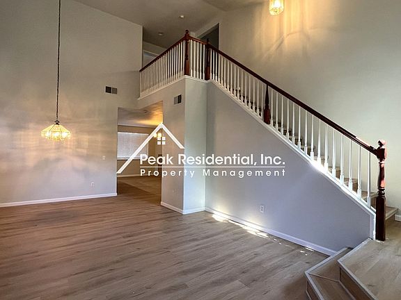 4th image of 12 Carver Ct