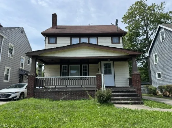 990 Pembrook Rd, Cleveland Heights, OH 44121
