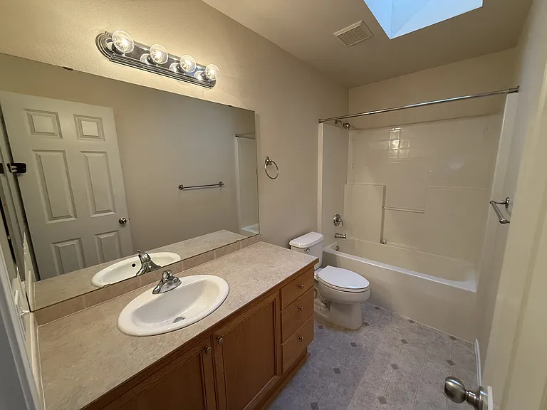 3382 S 283rd Ln — Photo 25