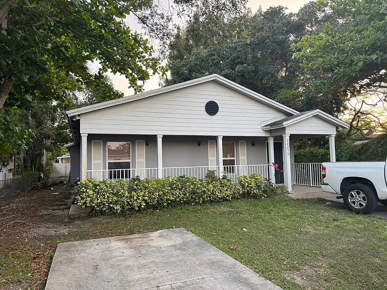 22250 Miami Ave — Photo 16