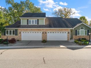 2335 Legend Cir E, Chesterton, IN 46304