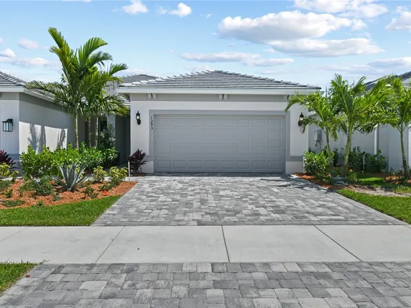 1293 Harper Way Cmn #14, Vero Beach, FL 32960