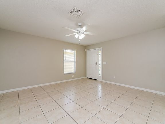 5th image of 213 Owenshire Cir
