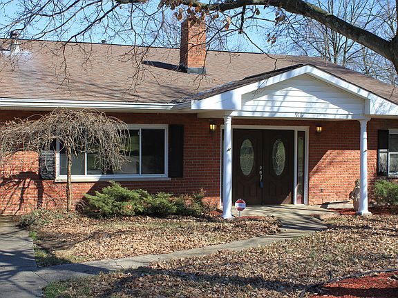 2nd image of 916 Mary St