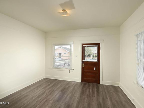 613 E 25th St, Los Angeles, CA 90011 | MLS #223003191 | Zillow