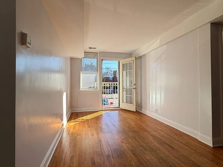 2501 W Touhy Ave #106 — Photo 9
