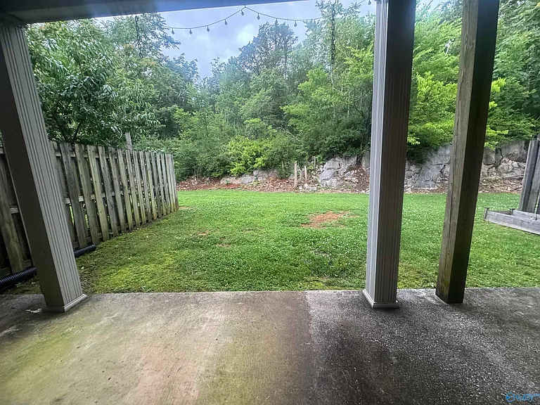 210 Treetop Dr NE — Photo 18