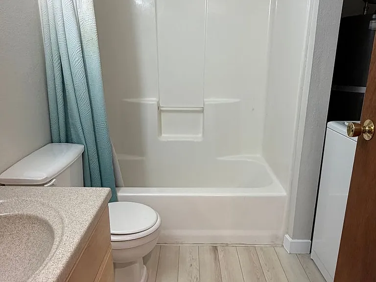 209 Goldcrest St — Photo 8