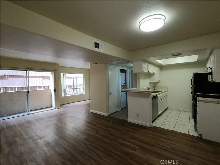 5060 Kester Ave #103 — Photo 3
