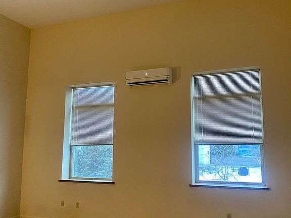 3rd image of 133 Seymour St #104