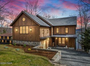 1504 Lakeland Dr, Lake Ariel, PA 18436