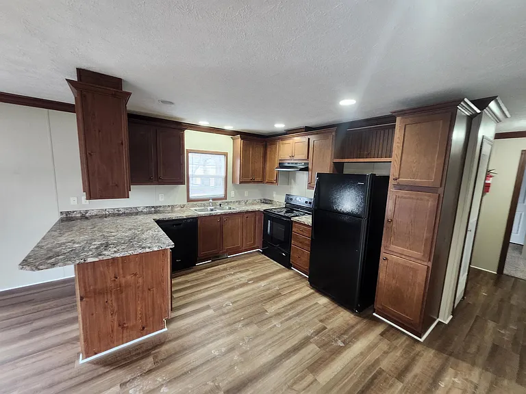 919 Hostetler Rd — Photo 7