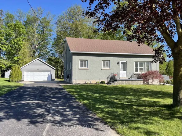 28 Peel St W, Mapleton, ON N0B 1A0