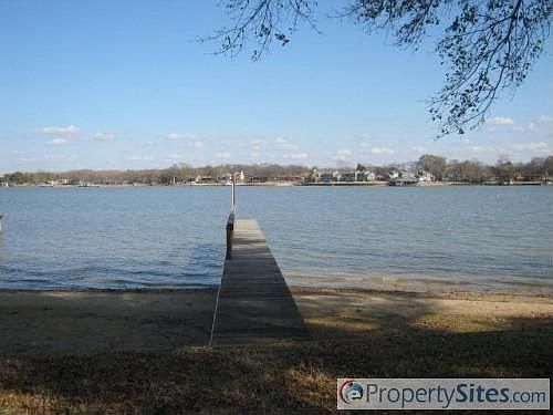 2nd image of 164 Memorial Dr