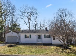 4 Crestwood Rd, Paxton, MA 01612
